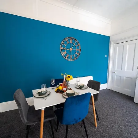 Open Mind Property - 2 Bedrooms & Free Parking Portsmouth Exterior photo