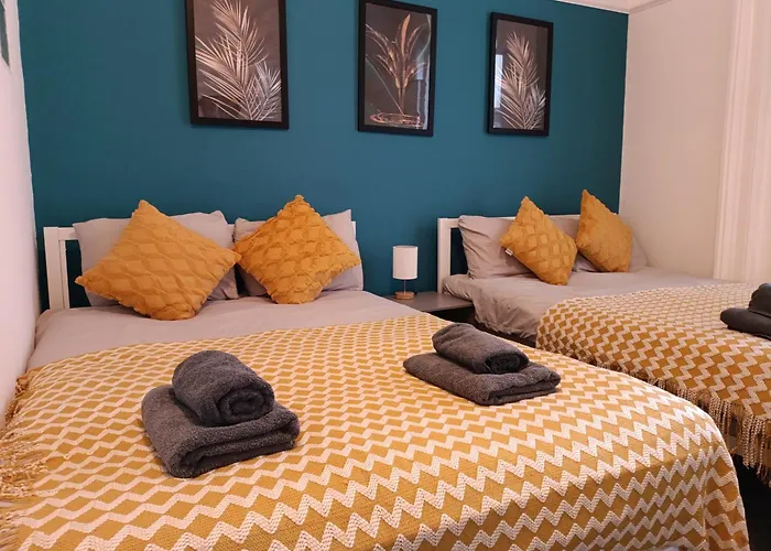 Open Mind Property - 2 Bedrooms & Free Parking
