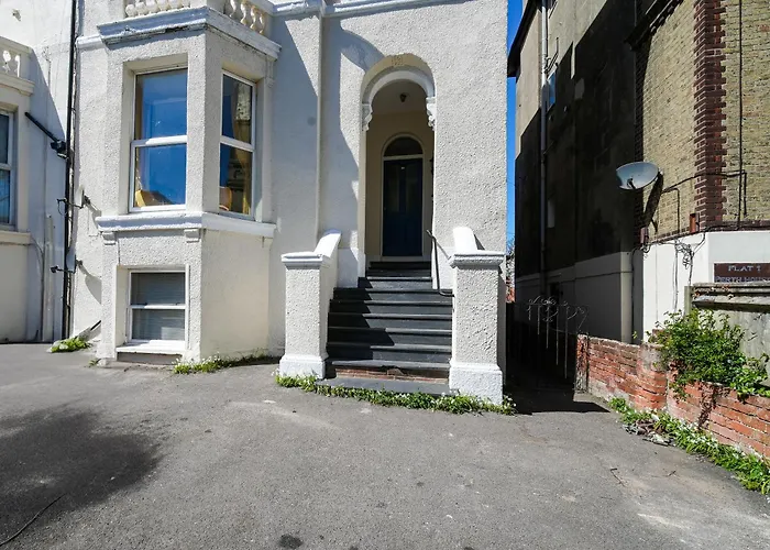 Open Mind Property - 2 Bedrooms & Free Parking