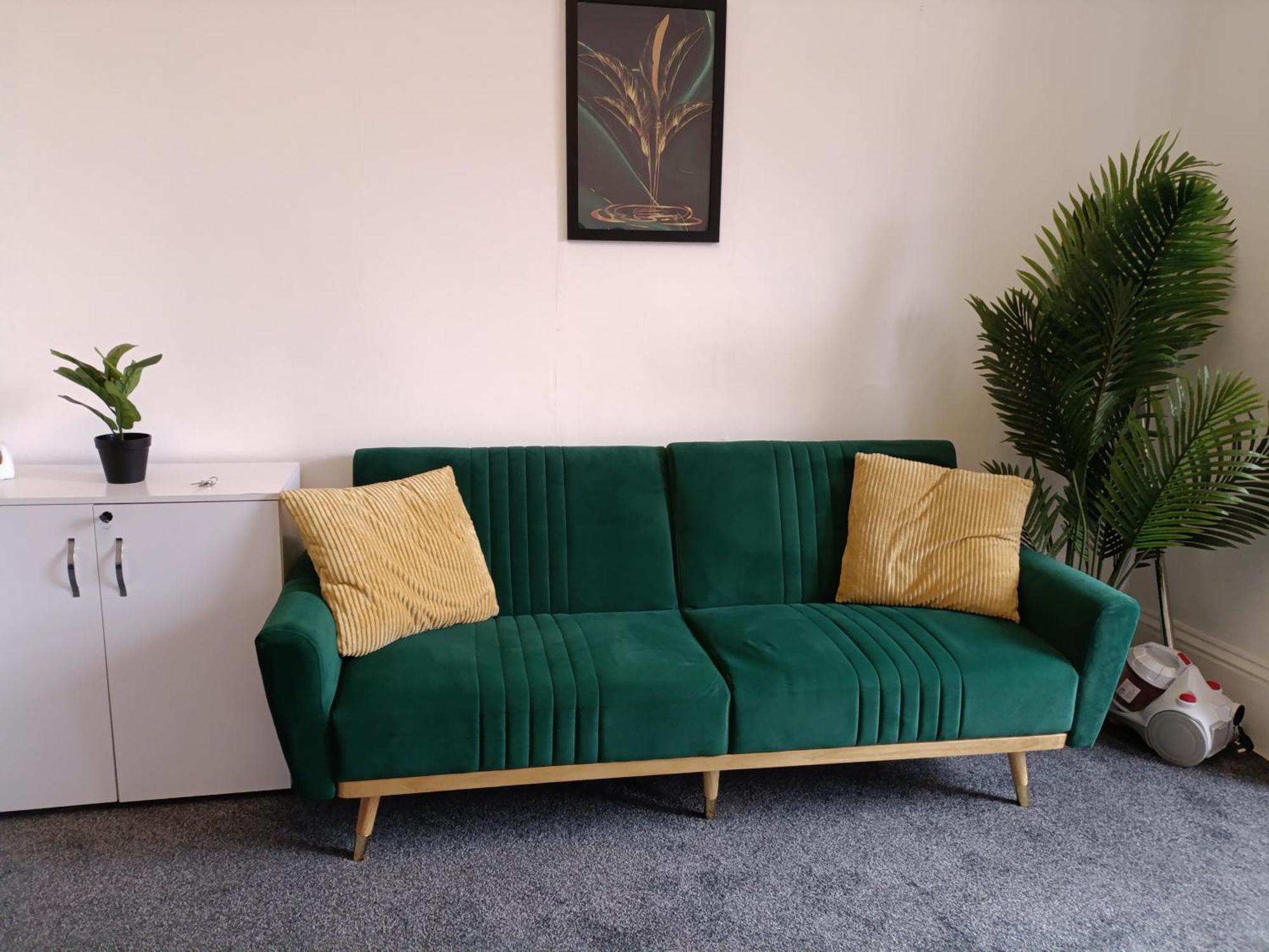 Open Mind - 2 Bedrooms & Free Parking *