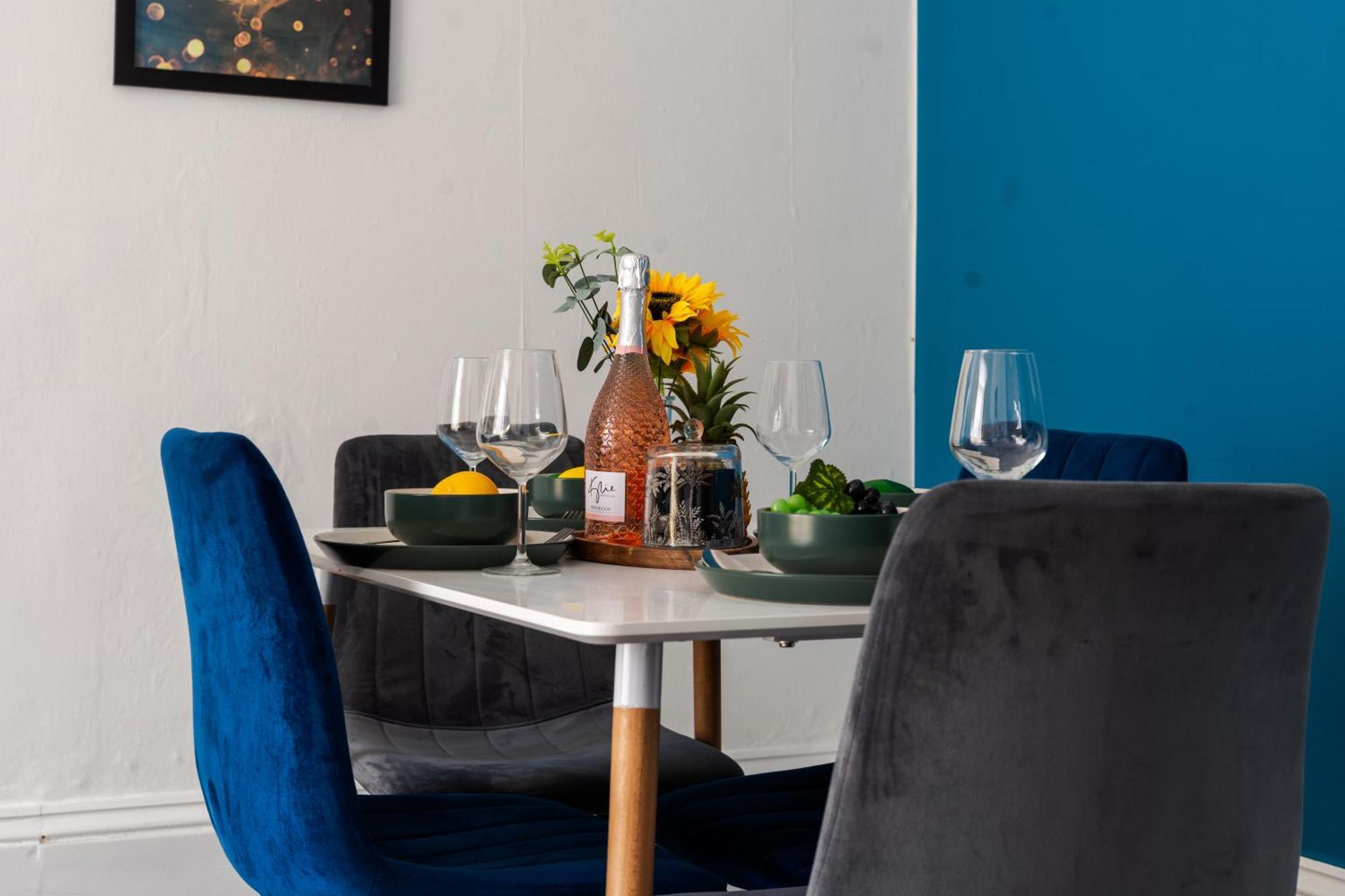 Open Mind - 2 Bedrooms & Free Parking Apartment *